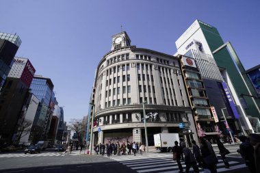 Japonya 'da bir mağaza perakendecisi olan ve Ginza Wako olarak bilinen Wako' nun inşaatı Japonya 'nın Tokyo şehrindeki Ginza alışveriş bölgesinin kalbinde yer almaktadır.