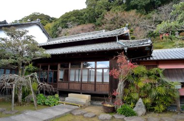 Güzel Japon tapınağı, Budizm ve din kavramı