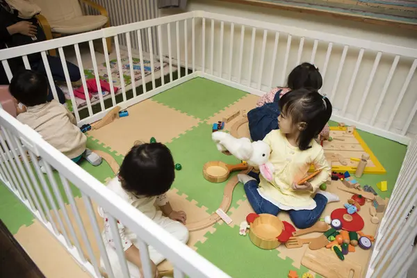 Bonito Asiático Crianças Jogar Jardim Infância — Fotografia de Stock