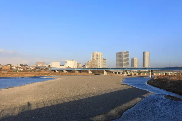 El río Tama y la estación de Futakotamagawa se encuentran en Setagaya