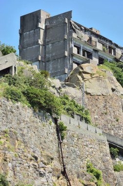 Japon şehrindeki Terk Edilmiş Binaların Gündüz Görüş Alanı 