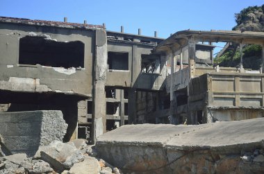 Japon şehrindeki Terk Edilmiş Binaların Gündüz Görüş Alanı 