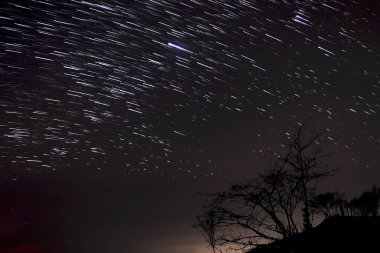 Yıldızlı ve samanyolu güzel gece gökyüzü