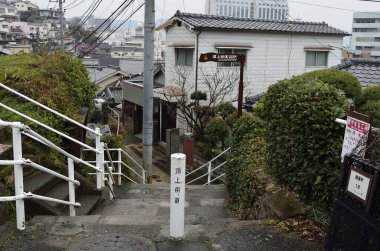 Yerleşim ve ticari stiller Japon şehrinin yoğun ve benzersiz görsel yapısını oluşturur..