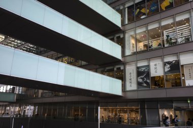 Tokyo, Japonya - 27 Kasım 2018: Japonya 'daki şehir caddesi manzarası 