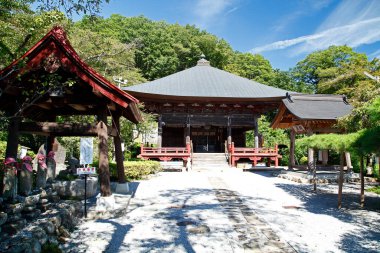 Güzel Japon tapınağı, Budizm ve din kavramı