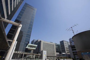 Şehirdeki modern binalar