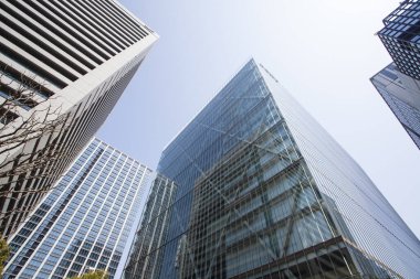 Şehirdeki modern binalar