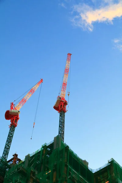 日本建筑工地的起重机 — 图库照片