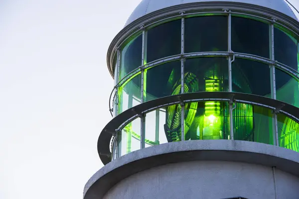 Gündüz Vakti Arka Planda Güzel Bir Deniz Feneri — Stok fotoğraf