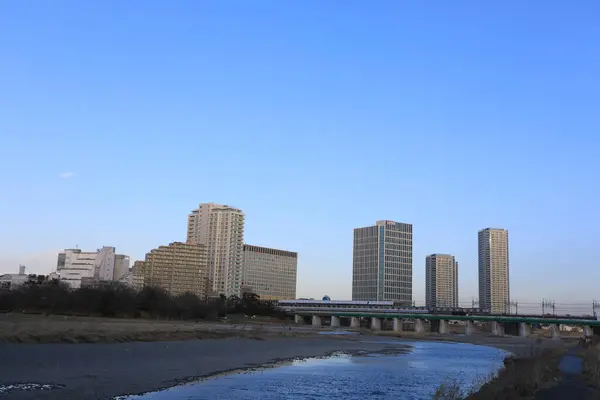 El río Tama y la estación de Futakotamagawa se encuentran en Setagaya