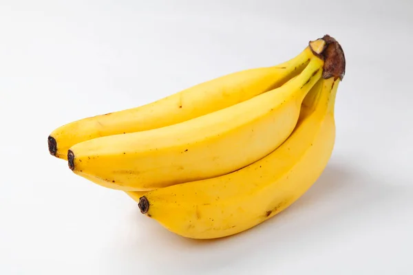 Bananenstrauß Isoliert Auf Weißem Hintergrund Nahaufnahme — Stockfoto