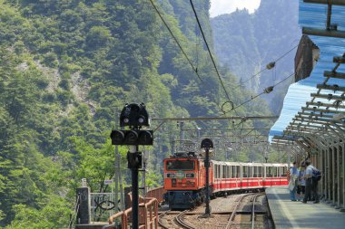 Kurobe Gorge Demiryolu, Kurobe, Toyama, Japonya