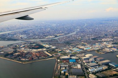Uçak penceresinden Tokyo 'ya, Japonya' ya hava görüntüsü