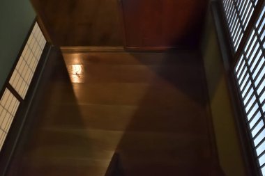 Japon evindeki küçük karanlık oda. 