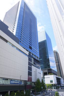 Büyük Cephe Osaka, Japonya 'daki JR Osaka İstasyonu' nun kuzeyinde Umeda bölgesinde büyük bir ticari tesis.. 