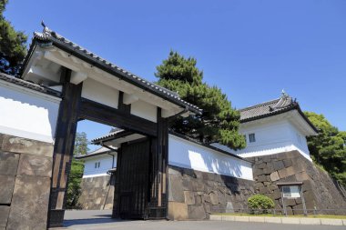 Tokyo İmparatorluk Sarayı 'ndaki Sakurada Kapısı, Tokyo, Japonya. Edo Kalesi 'nin Kapısı