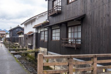 Japonya 'daki eski, geleneksel Japon evleri.