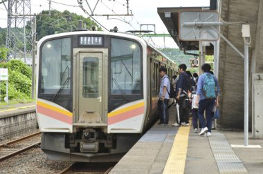  Izumozakicho, JR Doğu Izumozaki İstasyonu Platformu