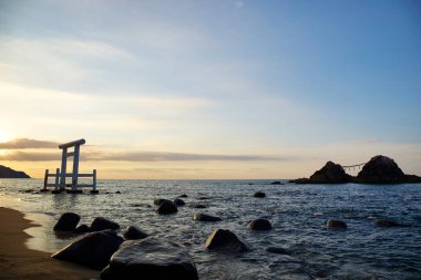 Sakurai Futamigaura, Itoshima, Fukuoka, Japonya 'nın gün batımı manzarası