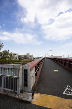 Haneda, Japonya 'daki Tenkubashi İstasyonu yakınlarındaki Tenkubashi yaya köprüsü.