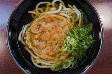 Japon mutfağı sofra manzaralı.