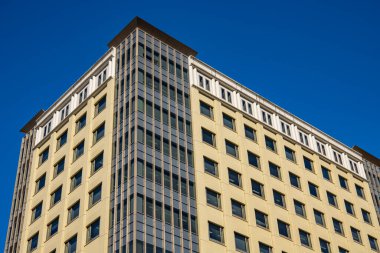 Asya ülkesindeki modern bina