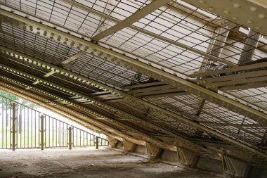 Çelik köprü iskeleti. İnşaat ayrıntıları 