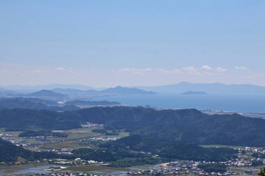 Dağın tepesinden manzara çok güzel. Ibuki, Japonya
