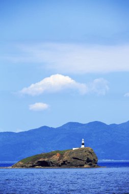 Japonya 'da deniz feneri ve deniz manzarası