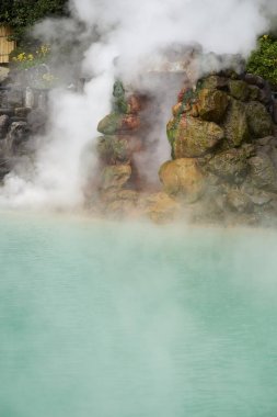 Kaplıcada sıcak su