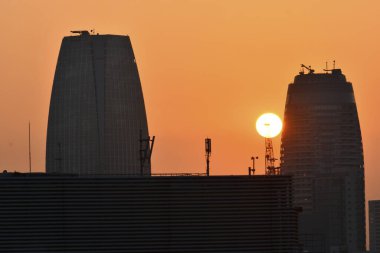 güzel gün batımı arkaplan görüntüsü 