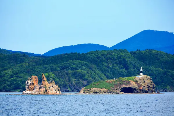 Vista Ilha Com Farol Mar Japão — Fotografia de Stock