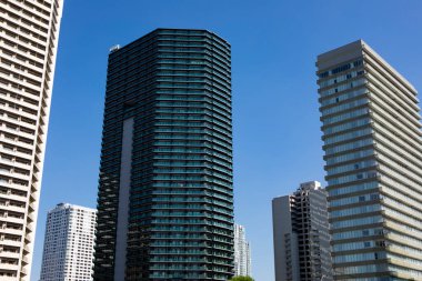 Şehirdeki modern binalar 