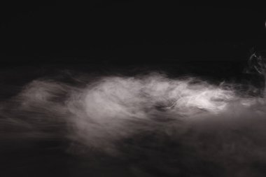 Arka planda beyaz duman. Sisin soyut dokusu.                   