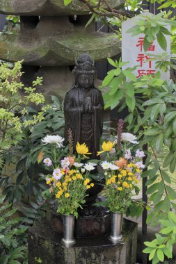 Geleneksel Japon tapınağının manzarası