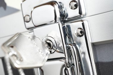 Anahtarlı metal kapı kilidi, kapat.