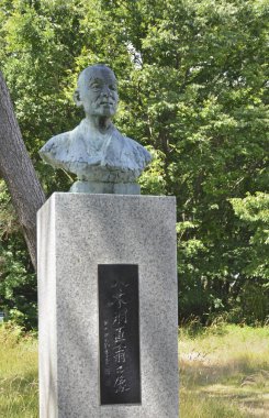 Şehirdeki ünlü tarihi heykel manzarası 