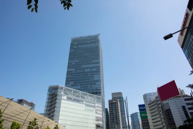 JINS Tokyo İstasyonu Granroof Cephesi (Marunouchi), Chiyoda Şehri, Tokyo, Japonya