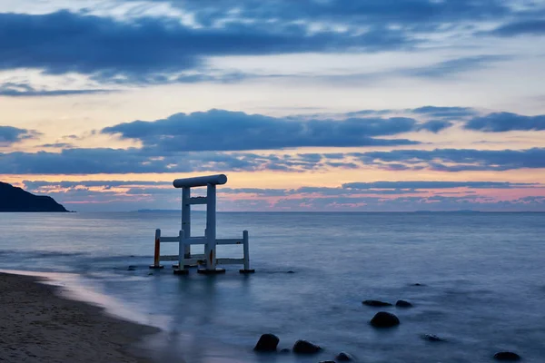 Sakurai Futamigaura, Itoshima, Fukuoka, Japonya 'nın gün batımı manzarası