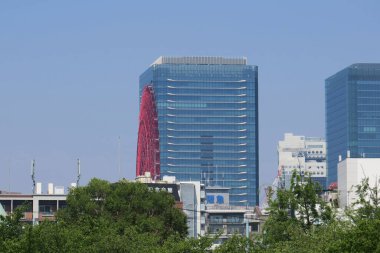 Şehirdeki modern binalar