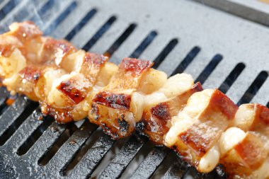 Izgara domuz eti ve barbekü. 