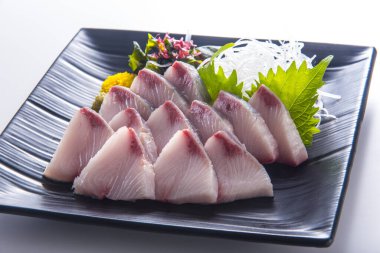 Tabakta balık sashimi, Asya yemeği.