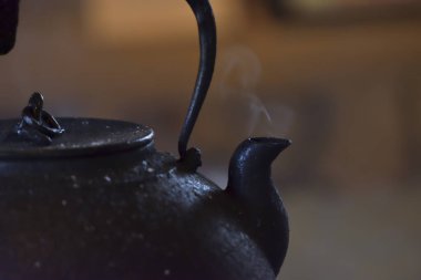 Klasik Japon çaydanlığı yakın çekim görüntüsü