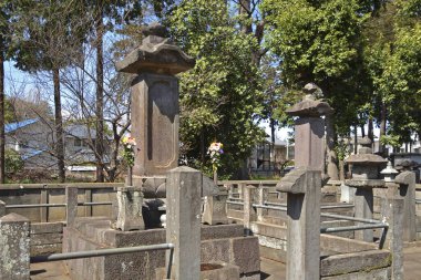 Gündüz vakti Japonya 'daki Ünlü Mezarlık 