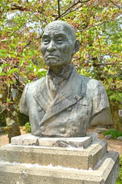 Şehirdeki ünlü tarihi heykel manzarası 