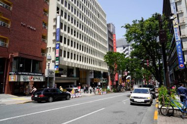 Güneşli bir günde Tokyo sokak manzarası, Japonya