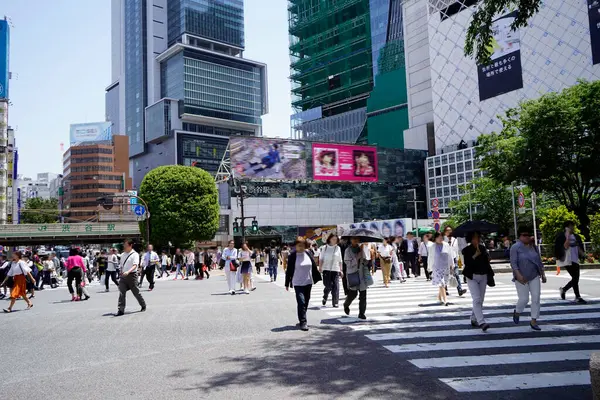 Persone Che Attraversano Marciapiede Tokyo — Foto Stock