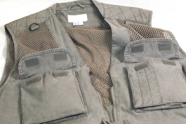 Yakından bakınca taktik amaçlı yelek kumaş cebi detaylarını göster