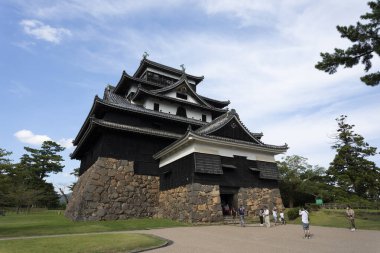 Japonya 'daki eski ahşap kale. 
